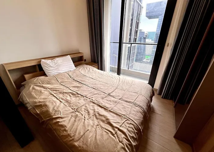 Free Parking With Balcony Pool And Gym Mrt 200m Appartamento Bangkok