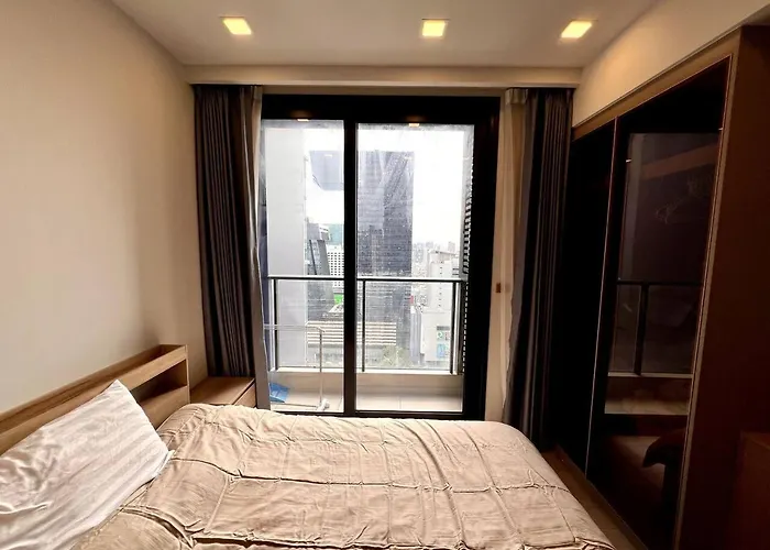 Free Parking With Balcony Pool And Gym Mrt 200m * Bangkok