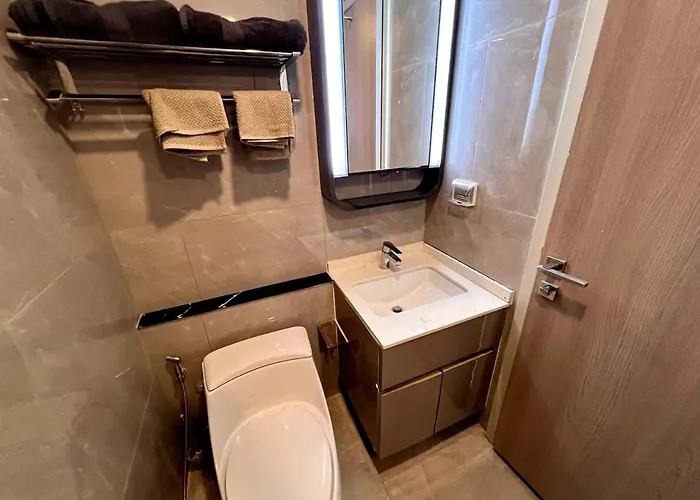 Free Parking With Balcony Pool And Gym Mrt 200m * Bangkok