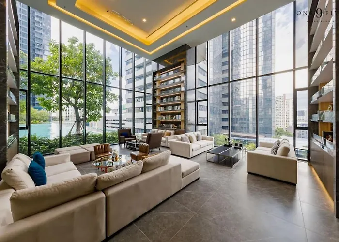 Free Parking With Balcony Pool And Gym Mrt 200m Appartamento Bangkok