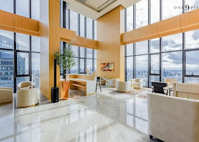 Free Parking With Balcony Pool And Gym Mrt 200m Appartamento Bangkok